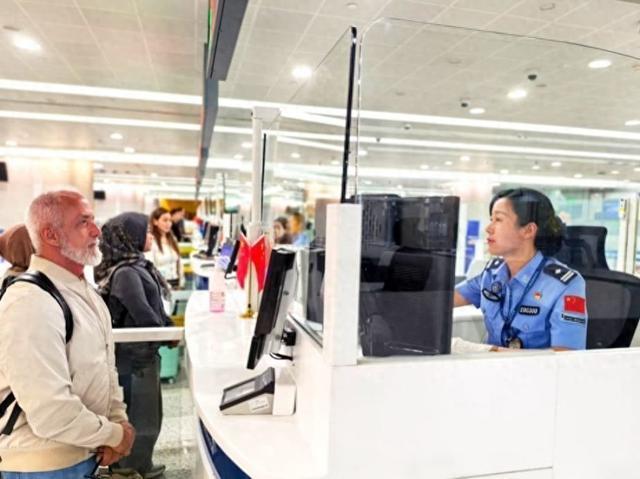 国庆假期出入境游双向升温