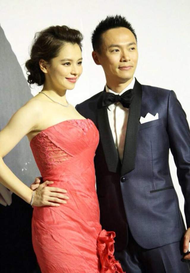 王力宏塌房后坑了周杰伦 招妓化名＂周先生＂