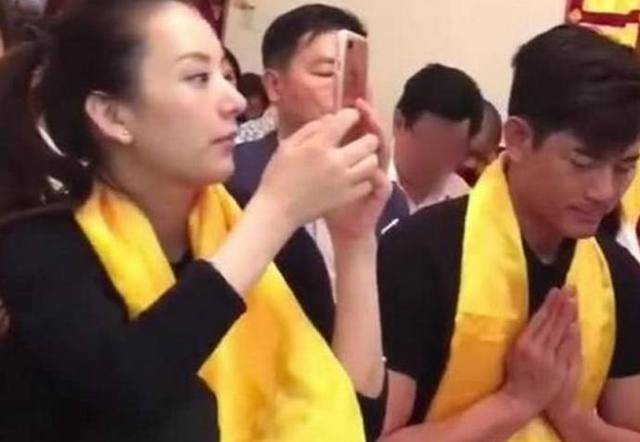 郭富城为活佛庆生坐C位，入佛门22年法号曝光，曾被传拜佛求子