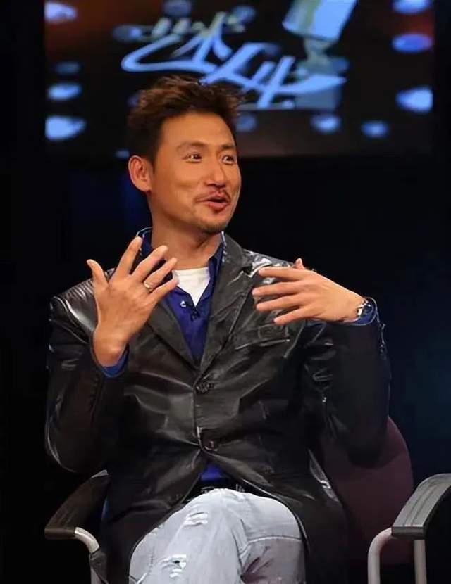 娱圈1天5个瓜：道歉，移民，恶意营销，还有人甘当“绝望的文盲”