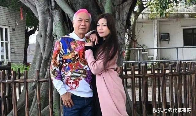 72岁男星将迎娶小36岁女友，7套房全转女方名下，网友却为他担心