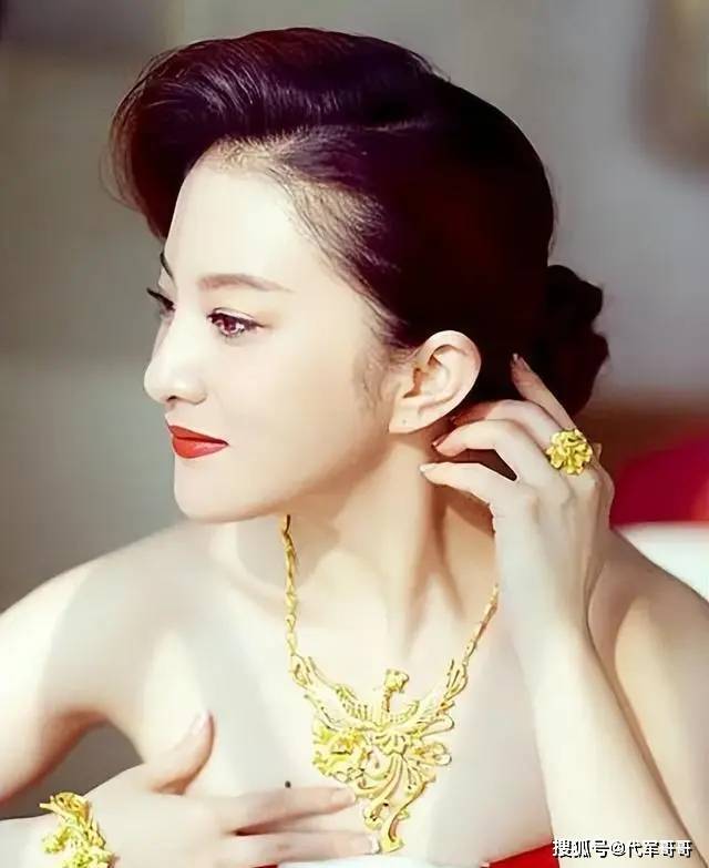 事实证明，如今43岁无人敢娶的金铭，已经活成了人生赢家