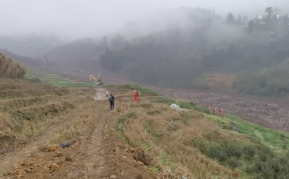 四川筠连山体滑坡仍在持续