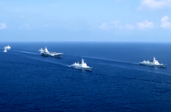 它是航母編隊的“帶刀侍衛(wèi)”,，以一對二逼退外艦！