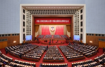 坚持互利共赢理念，两会向世界展现中国机遇