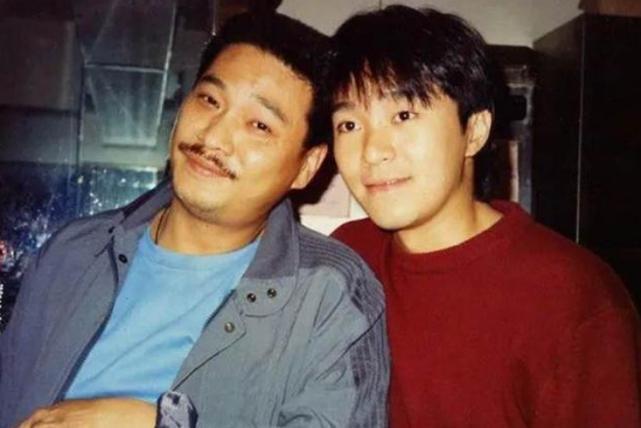 周星驰悼念吴孟达 昔日黄金搭档：非常难过悲痛 不舍得