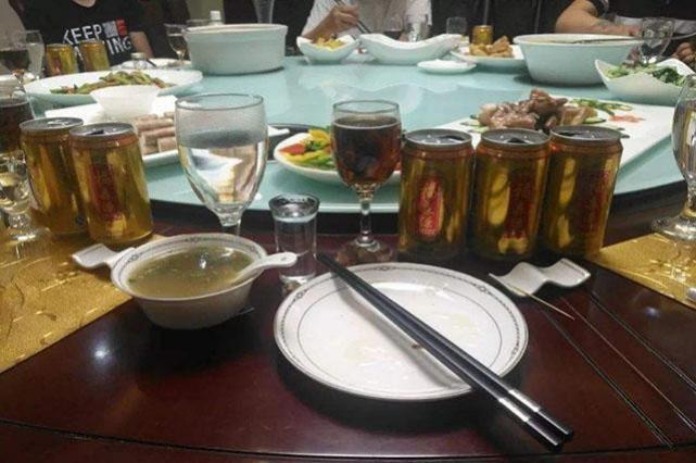 公职人员参加3人以上的聚餐违不违规 多因素考量是关键
