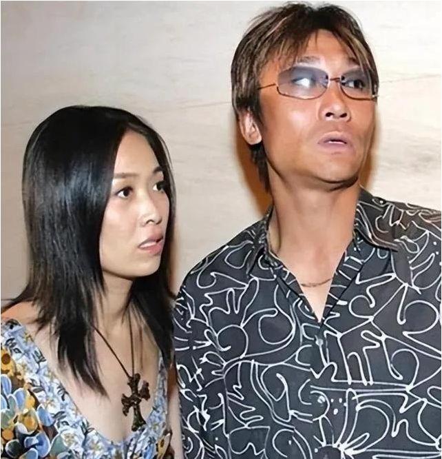 那英19岁女儿现身妈妈的演唱会 星二代风采夺目