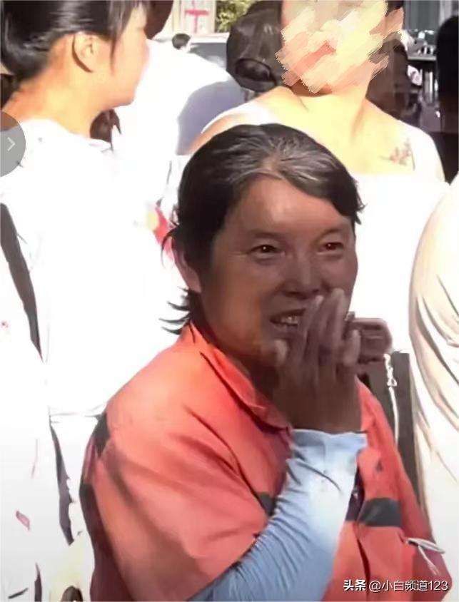 张建军喊话环卫工母子：这孩子四年大学费用他全包了！