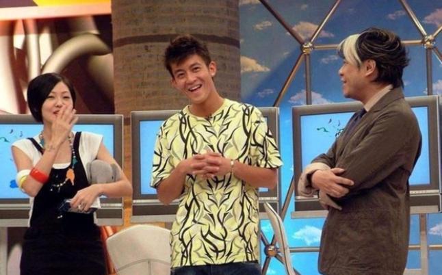 陈冠希日本滑雪场被偶遇,生图引热议:怎么老成这样了?