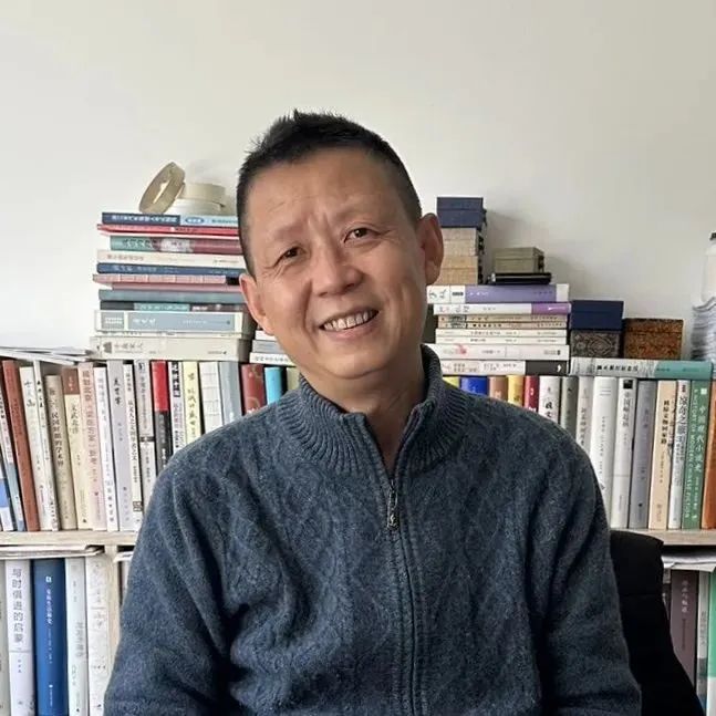 王犁新著《喧嚣与孤寂》丨在喧嚣与孤寂的辩证中，重现被遮蔽的艺术细节与精神轨迹