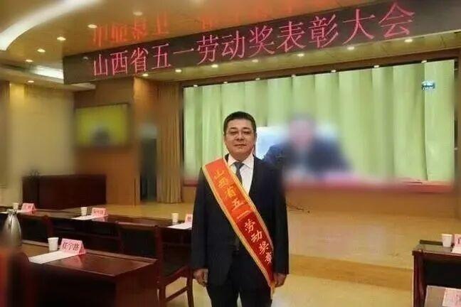 山西一49岁环保局长办公室内离世 因公殉职申报中