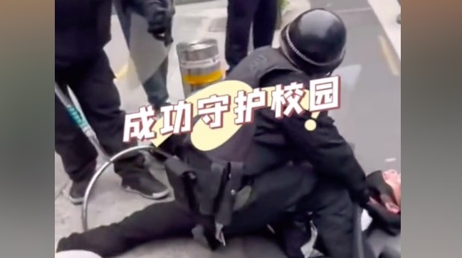 校长扮歹徒入戏太深负伤