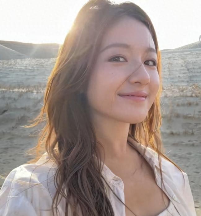李兰迪一直被内娱低估的美貌 大气真实不装的风格获赞