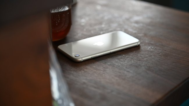Siri 迄今最大改造：消息称苹果启动 AI 双轨计划，同步推进自研和外援
