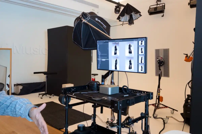 初探 Apple Music 洛杉矶录音室：直营店同款桌子，“苹果牌”麦克风随处可见