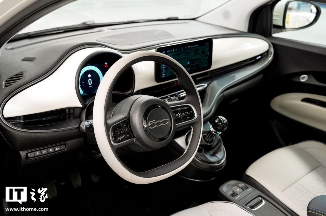 菲亚特新款 500 Hybrid 小车发布：64 马力混动系统，6 速手动变速箱