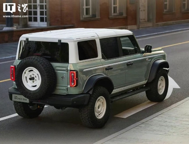 福特烈马 1966 复古 SUV 上市:经典撞色设计、可拆卸车顶,38.66 万元起