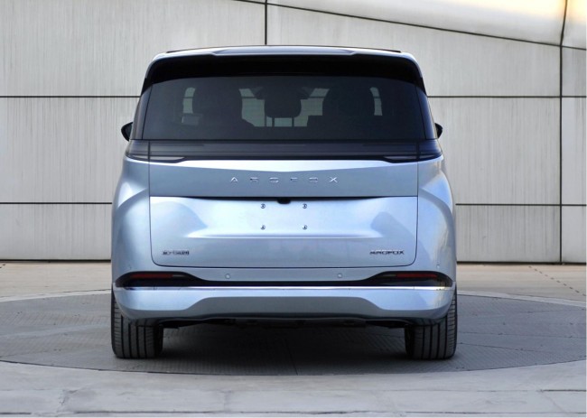 北汽极狐首款豪华中大型 MPV 完成申报：5.3 米车长、插混动力