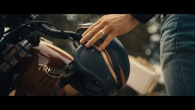 X 战警归来！漫威《复仇者联盟 5》第三支贴片预告泄露，万磁王 X 教授握手、镭射眼经典战衣亮相