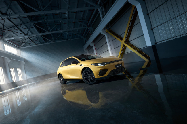 限时 9.28 万元起，零跑 Lafa 5 纯电运动两厢轿跑上市