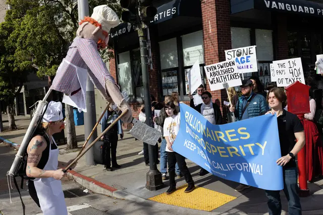 加州“亿万富翁游行”仅数十人参加,现场记者比参与者还多