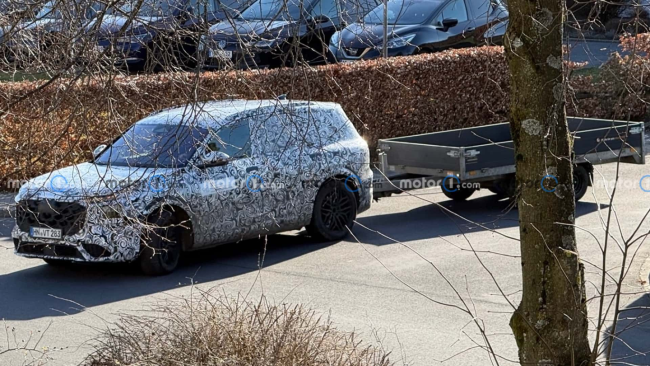 奥迪 Q9 三排座旗舰 SUV 最新谍照曝光：体态庞大，具备拖挂能力