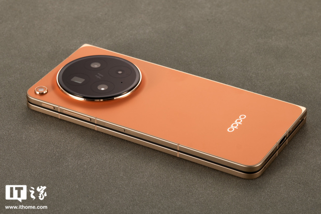 IT之家开箱OPPO Find N6 图赏：号称“全球最平整折叠手机”，无感折痕，久用平整