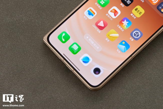 IT之家开箱OPPO Find N6 图赏：号称“全球最平整折叠手机”，无感折痕，久用平整