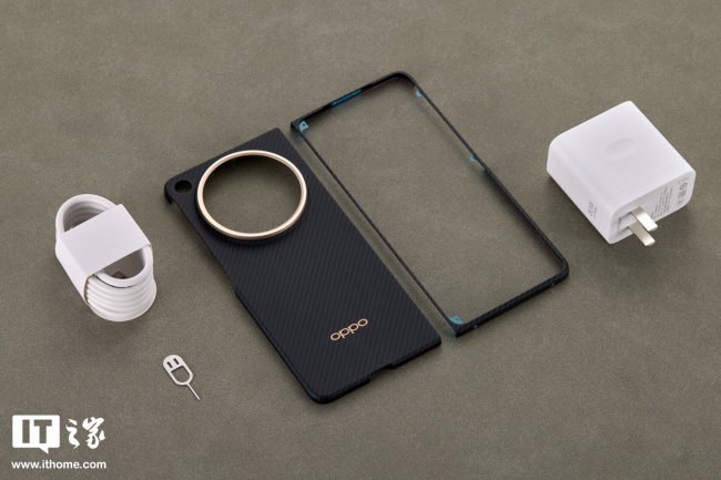 IT之家开箱OPPO Find N6 图赏：号称“全球最平整折叠手机”，无感折痕，久用平整
