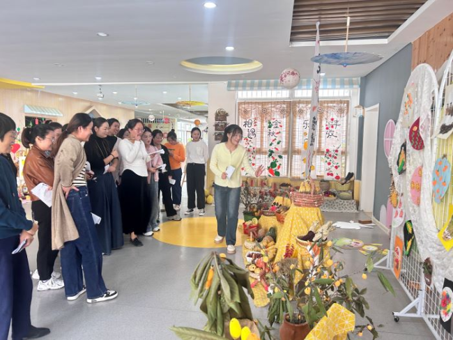 砀山县砀城第一幼儿园开展“晒秋”作品观摩评比活动