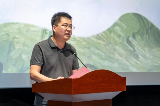 影视美育浸润|跟着清华大学老师一起聊电影，西影-清影“爱与成长”亲子影院启动