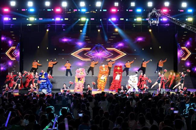 宝鸡文理学院举办“青春正当时 逐梦向未来”2025年迎新生文艺晚会