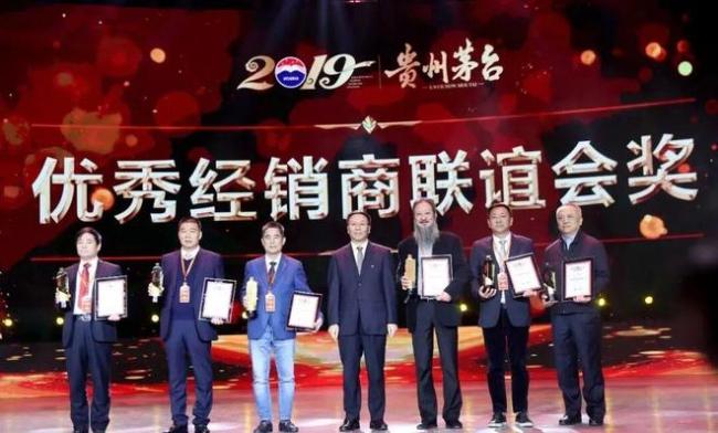 老登们的社交货币全崩了