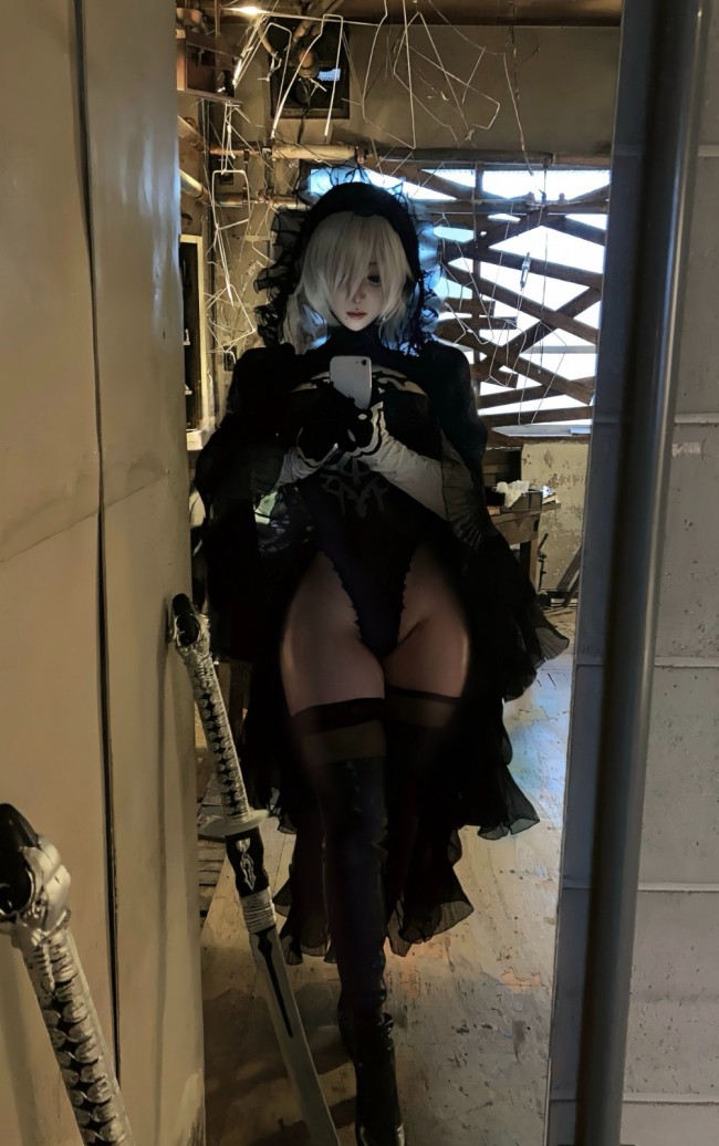 富有且慷慨！ 国外小姐姐cos《尼尔：机械纪元》2B