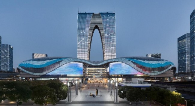 年营业额冲刺百亿！苏州中心商场2026上半年销售额50亿引领商圈再“跃升”