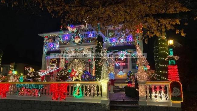 温哥华连续两晚上演加拿大最大圣诞无人机灯光秀