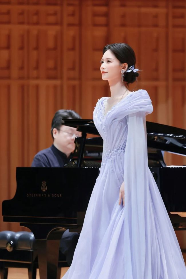 鲁艺学院青年教师宋洁独唱音乐会在西安音乐厅成功举办