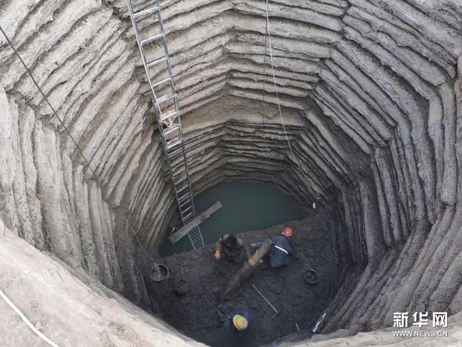 发掘现场 山西发现一口2000余年前的大型木构水井 