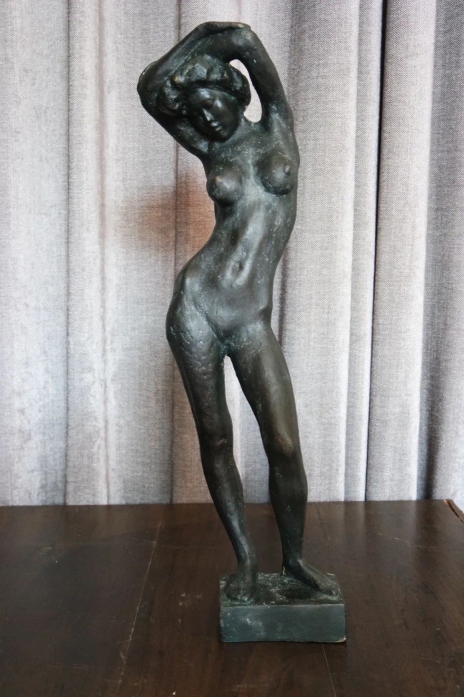 《女人体之四》铸铜 1987年