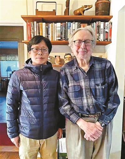 《六朝文明》作者丁爱博（右）和译者李梅田