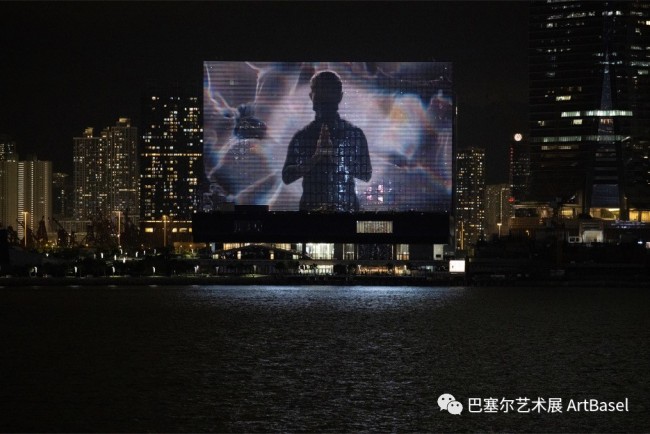 2022香港巴塞尔特别项目：《光之凝》（2022），鲍蔼伦，该作品将在M+幕墙上展出，图片由鲍蔼伦及M+提供，照片由郑乐天拍摄