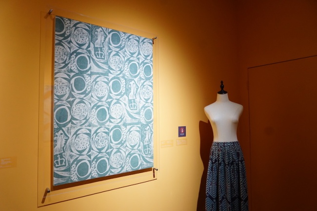 本·尼科尔森作品《公主》（左），玛格丽特·卡尔金·詹姆斯设计制作的印花棉质斜纹短裙（右）