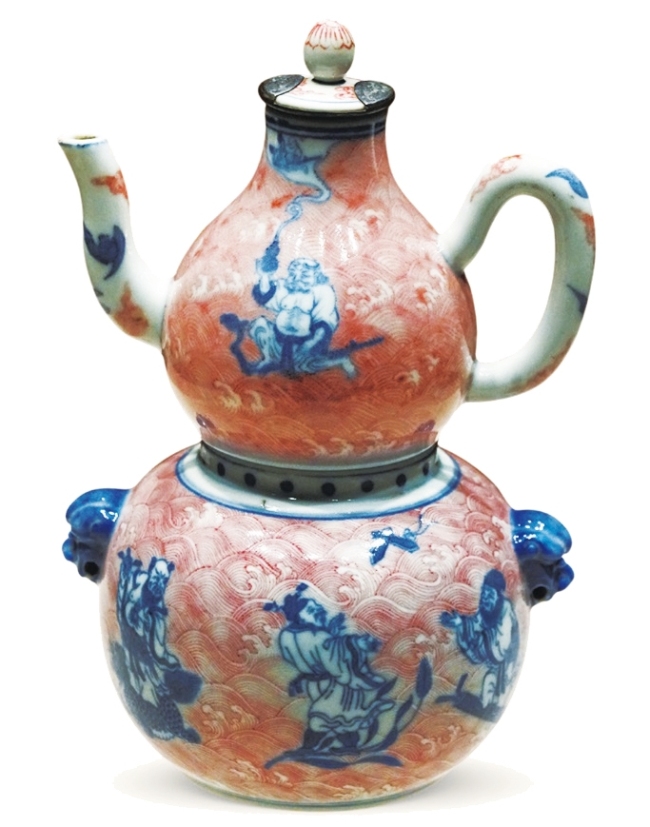 清雍正“养和堂制”款青花釉里红八仙温酒壶 （北京故宫博物院收藏）
