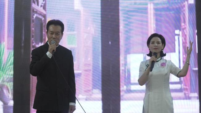 以诗为舟赴春光 芳华朗读传薪火——东谈主民好意思术文化园举办五四后生节诗诵会暨新一期常人书IP活动