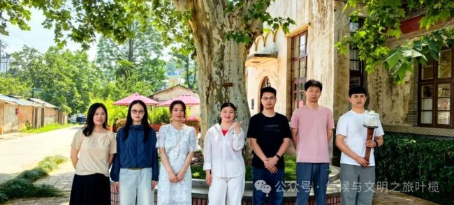 “碳中和火炬”见证：第八届“寻找最美海外中国游客”在信阳南湾礼堂揭晓，毛大庆、杜怡霖、叶晨光获奖