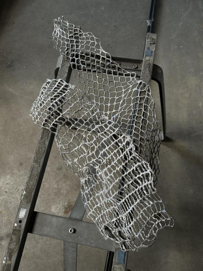 在编织与解构之间： 朱敏瑜（Minyu Zhu） 的Interweave 系列与“无器官的身体”