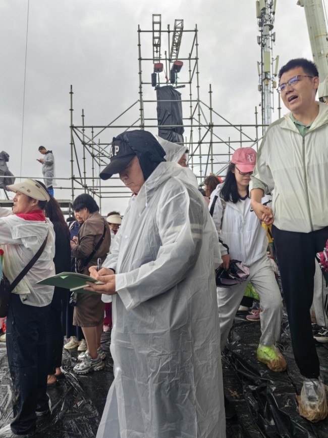 “走遍中国”写生行动:风雨无阻,共赴那达慕盛会之约