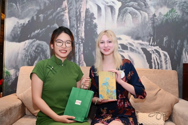 当语言褪去浮华：一次心与心的文化相遇