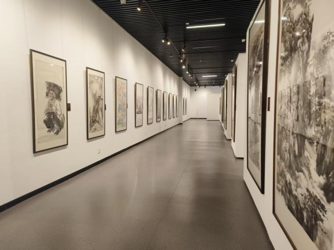 “欢乐京津冀・一起过大年”美术作品展持续热展 津派艺术魅力引市民游客打卡